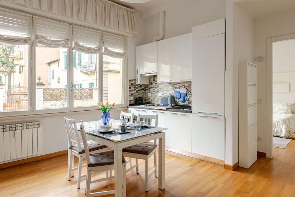 Apartment Bright & Cozy, Easy To Reach In Florenz