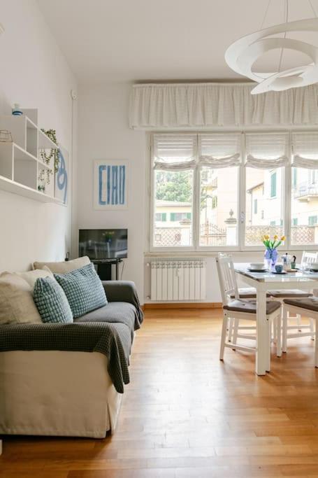 Bright & Cozy, Easy To Reach In Apartment Florenz
